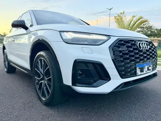 AUDI-Q5-2021