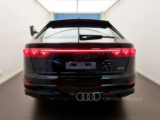 AUDI-Q8-2025