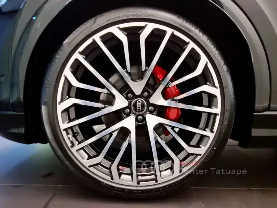 AUDI-Q8-2025