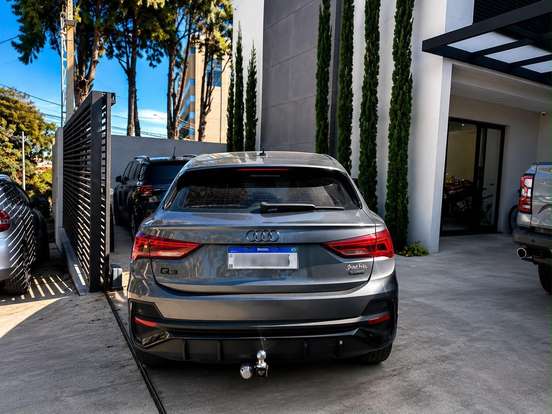AUDI-Q3-2022