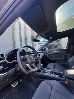 AUDI-Q3-2022