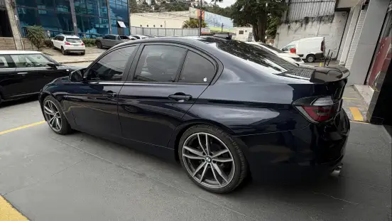 BMW-320i-2013
