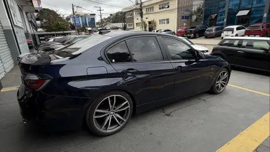 BMW-320i-2013