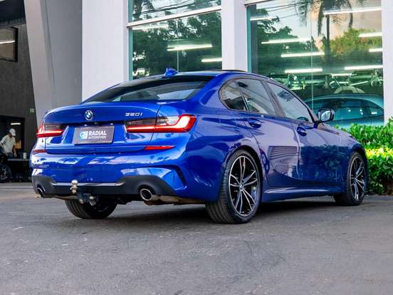 BMW-320i-2.0 16V TURBO FLEX M SPORT AUTOMÁTICO BMW-320i-2022