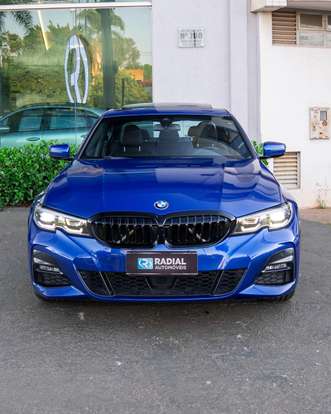 BMW-320i-2022