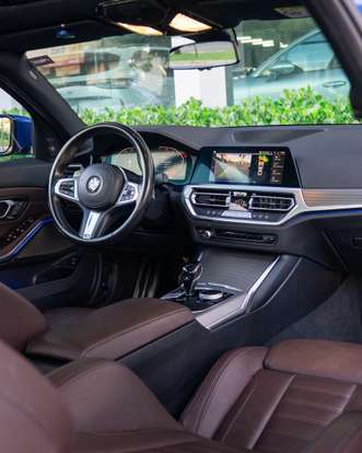 BMW-320i-2022