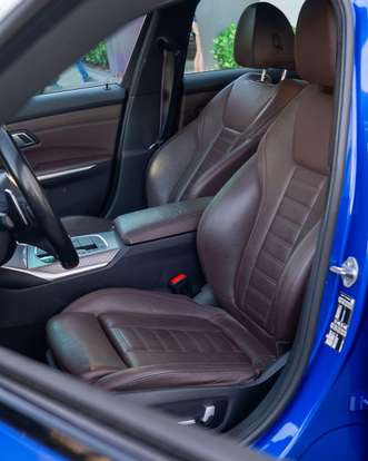 BMW-320i-2022