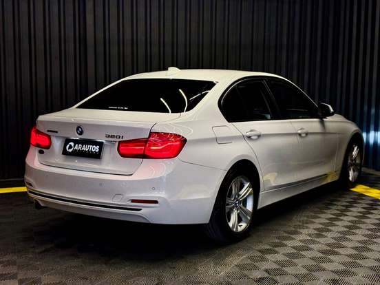BMW-320i-2016