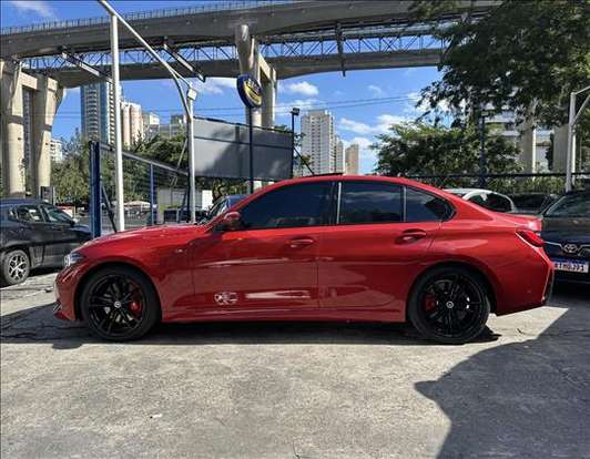 BMW-330e-2024