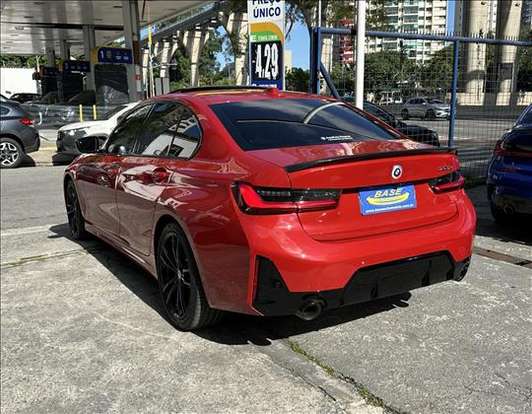 BMW-330e-2024