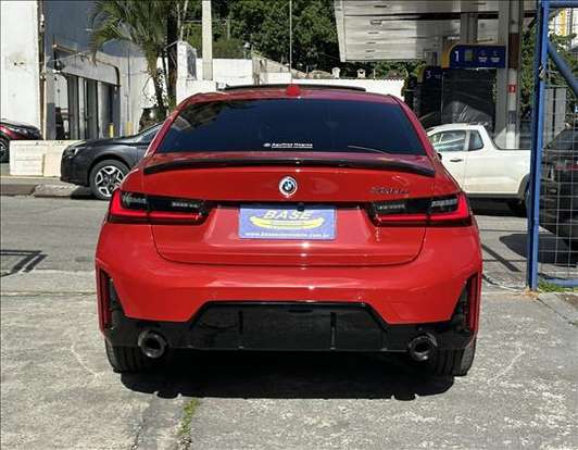 BMW-330e-2024