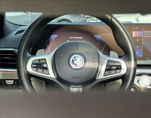 BMW-330e-2024