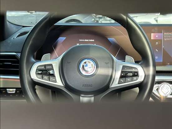 BMW-330e-2.0 16V TURBO HÍBRIDO M SPORT AUTOMÁTICO BMW-330e-2024
