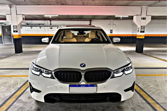 BMW 330i 2.0 16V TURBO GASOLINA SPORT AUTOMÁTICO