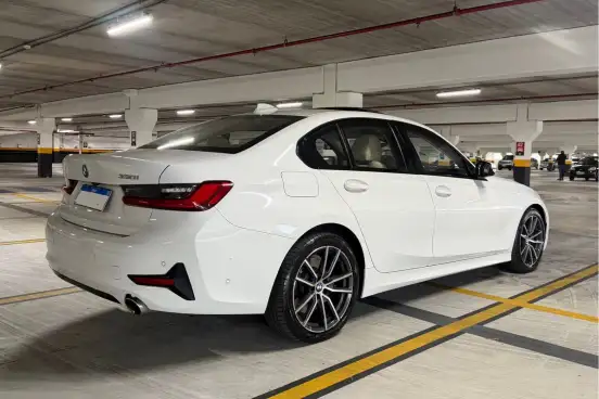 BMW-330i-2020