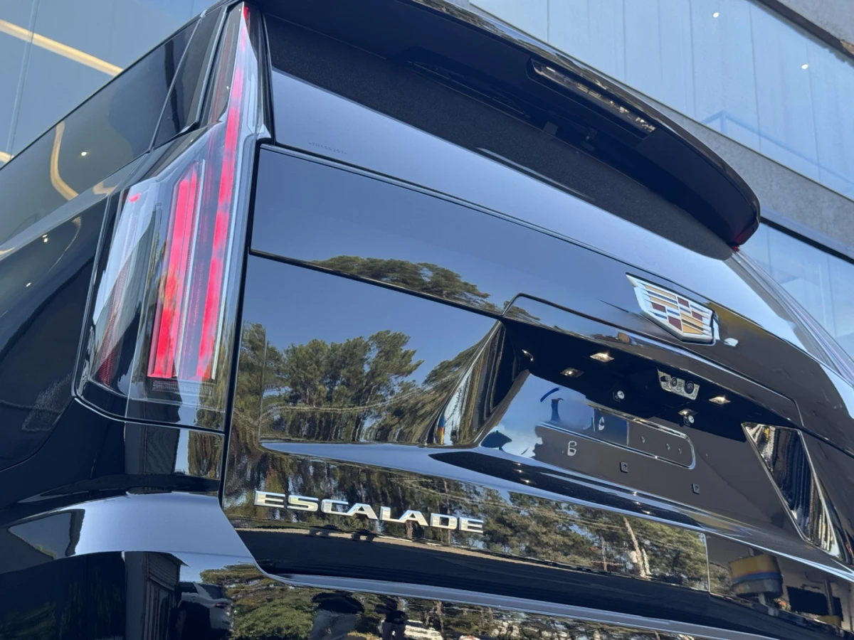 Cadillac Escalade — foto 7