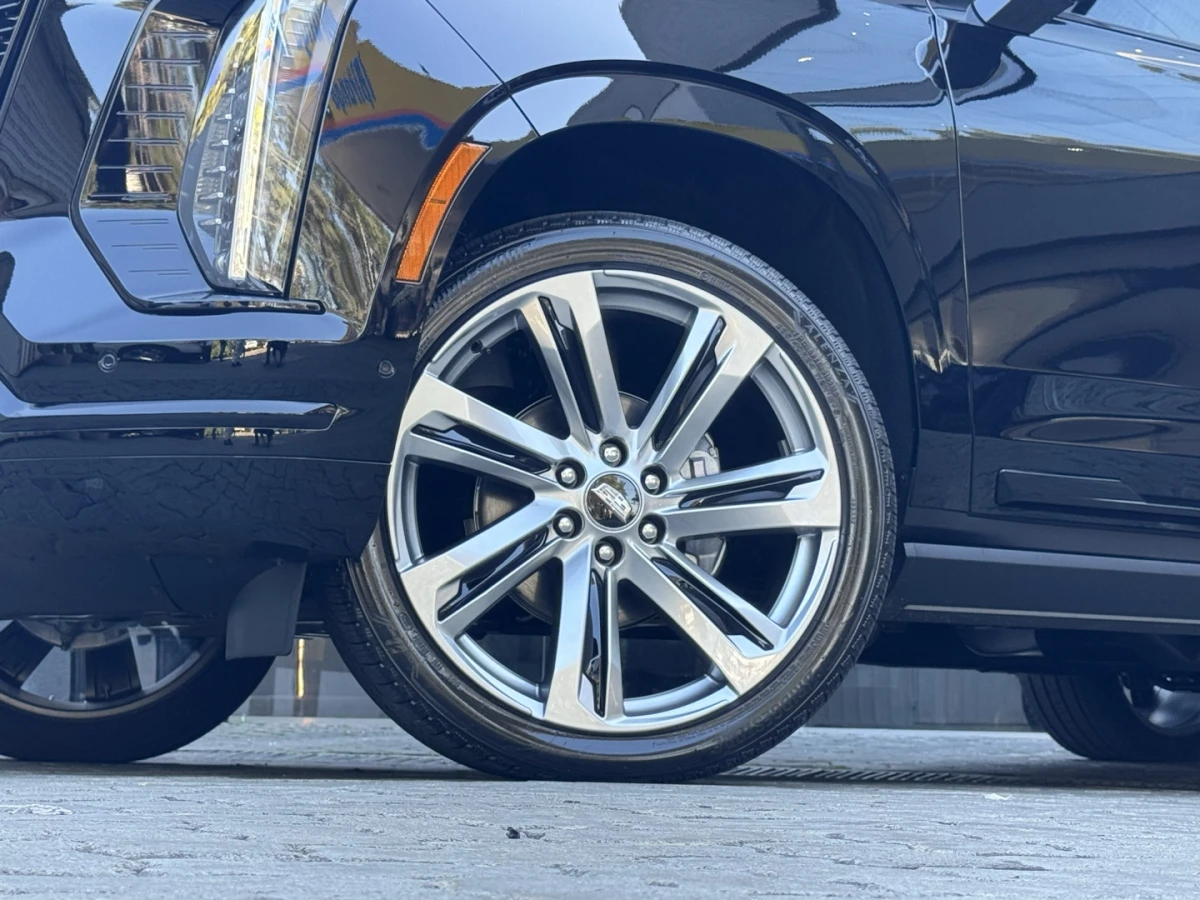 Cadillac Escalade — foto 9
