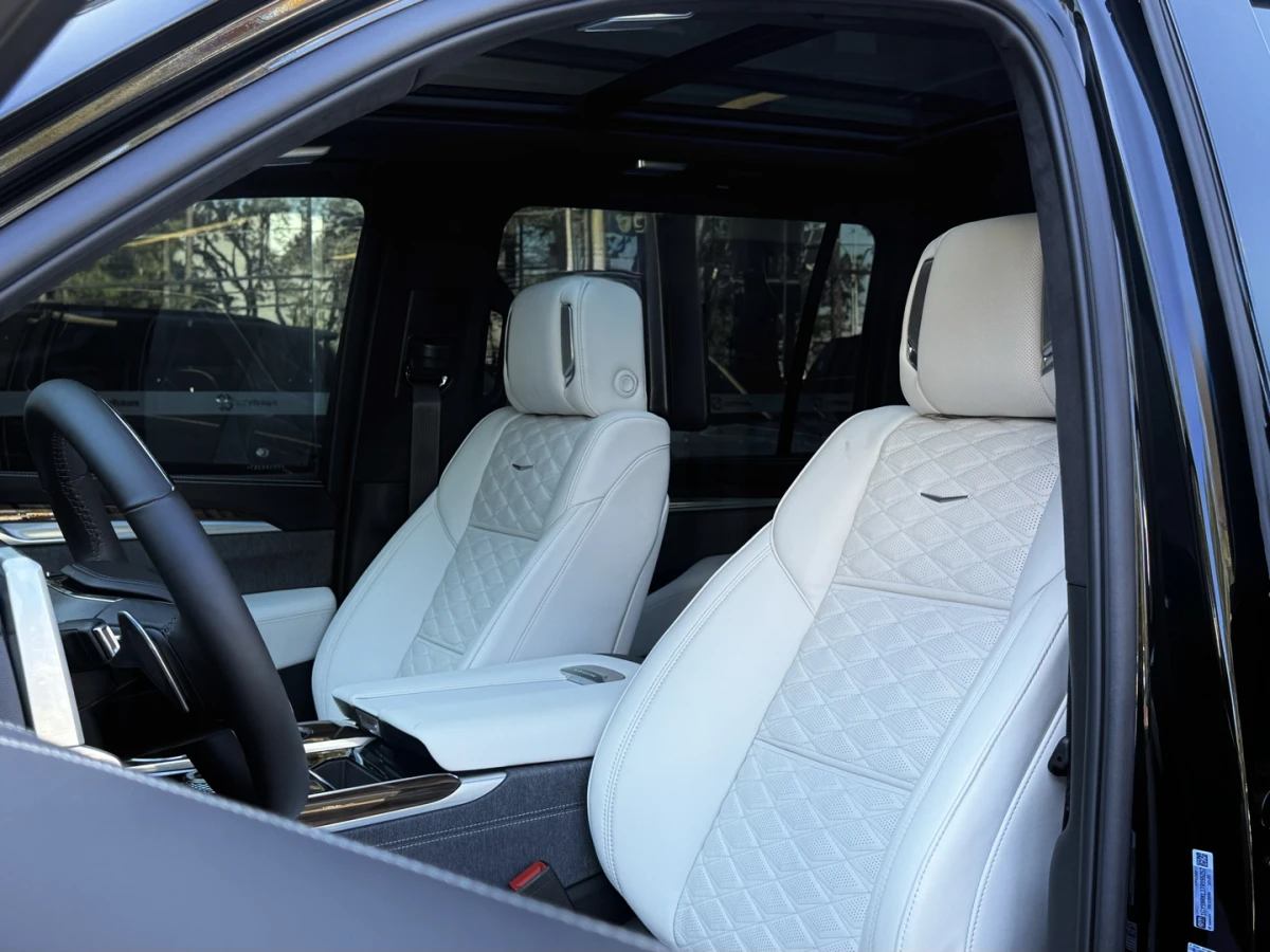 Cadillac Escalade — foto 10