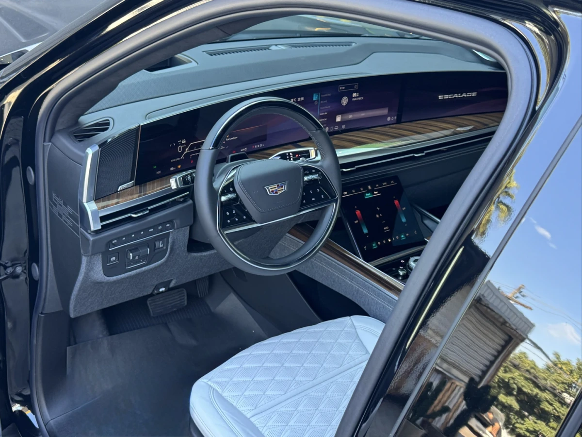 Cadillac Escalade — foto 11