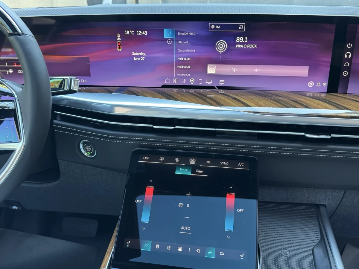 Cadillac Escalade — foto 20