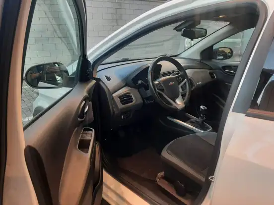 CHEVROLET-ONIX-2019