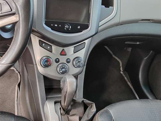 CHEVROLET-SONIC-1.6 LTZ SEDAN 16V FLEX 4P AUTOMÁTICO CHEVROLET-SONIC-2013