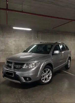 DODGE JOURNEY 3.6 RT V6 GASOLINA 4P AUTOMÁTICO DODGE JOURNEY 3.6 RT V6 GASOLINA 4P AUTOMÁTICO