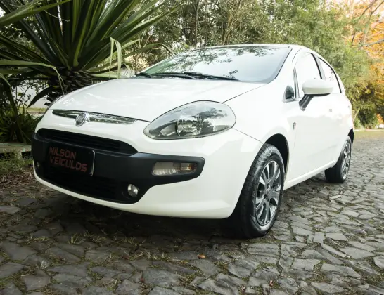 FIAT PUNTO 1.4 ATTRACTIVE 8V FLEX 4P MANUAL