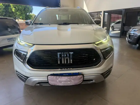 FIAT TORO 2.0 16V TURBO DIESEL RANCH 4WD AT9 FIAT TORO 2.0 16V TURBO DIESEL RANCH 4WD AT9