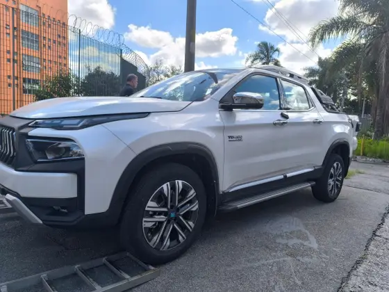 FIAT TORO 2.2 TURBO DIESEL RANCH 4WD AT9