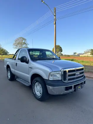 FORD F-250 3.9 XLT 4X2 CS DIESEL 2P MANUAL FORD F-250 3.9 XLT 4X2 CS DIESEL 2P MANUAL