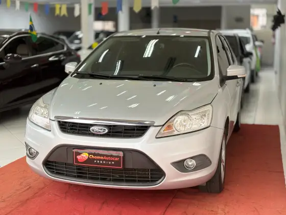 FORD FOCUS 2.0 GLX 16V FLEX 4P AUTOMÁTICO