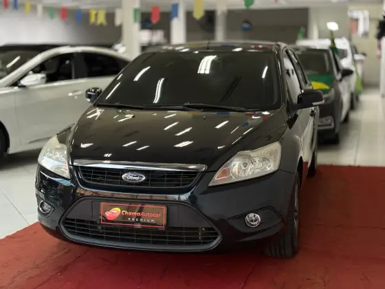 FORD FOCUS 2.0 GLX 16V GASOLINA 4P AUTOMÁTICO