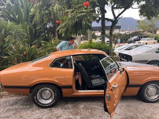 FORD-MAVERICK-1975