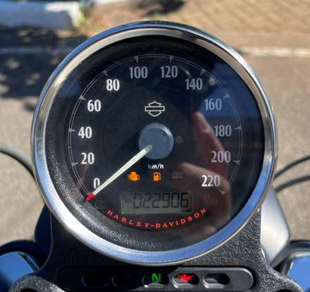 HARLEY-DAVIDSON-SPORTSTER IRON 883-2017