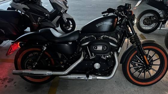 HARLEY-DAVIDSON SPORTSTER XL 883N IRON 