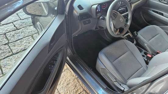 HYUNDAI-HB20S-2023