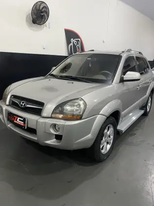 HYUNDAI TUCSON 2.0 MPFI GLS 16V 143CV 2WD GASOLINA 4P AUTOMÁTICO