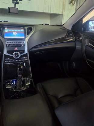 HYUNDAI-AZERA-2014
