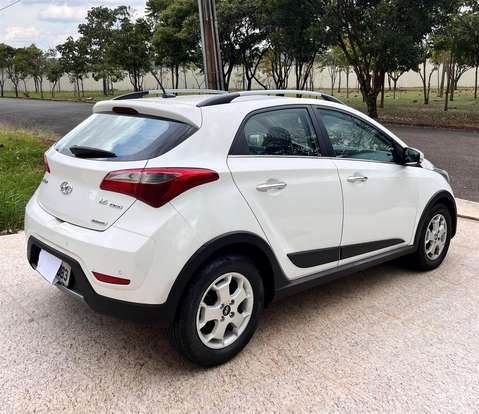 HYUNDAI-HB20-2015