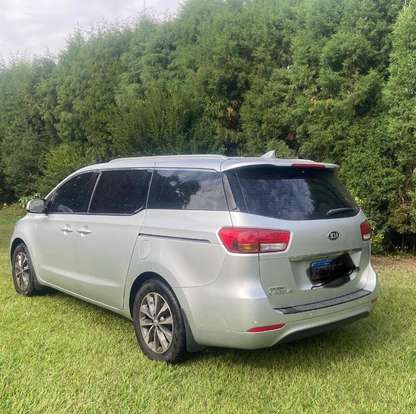 KIA-CARNIVAL-2015