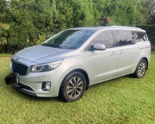 KIA-CARNIVAL-2015
