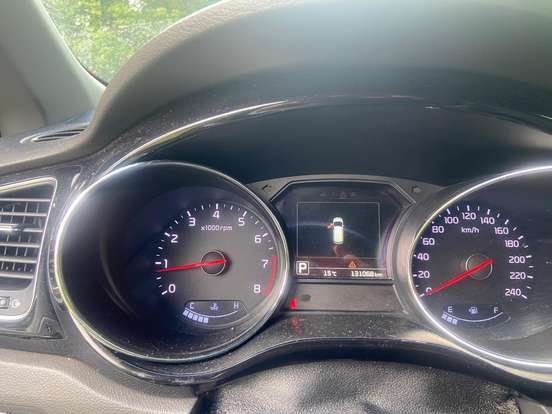KIA-CARNIVAL-2015