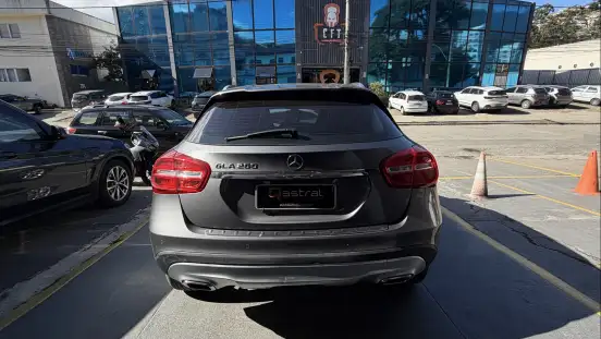 MERCEDES-BENZ-GLA 200-2015