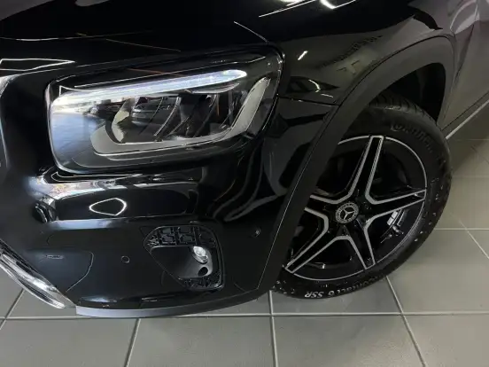 MERCEDES-BENZ-GLB 200-2023