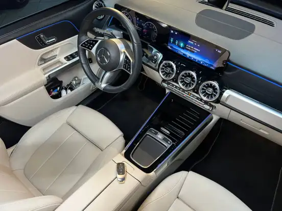 MERCEDES-BENZ-GLB 200-2023