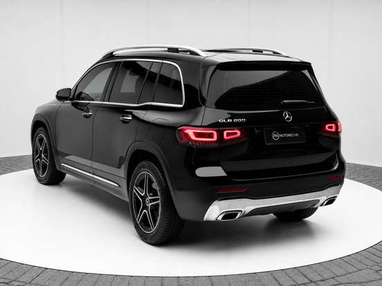 MERCEDES-BENZ-GLB 200-2023