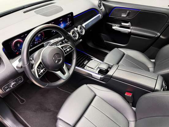 MERCEDES-BENZ-GLB 200-2023