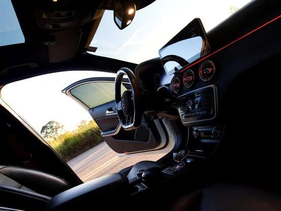 MERCEDES-BENZ-A 45 AMG-2.0 16V TURBO GASOLINA 4P AUTOMATIZADO MERCEDES-BENZ-A 45 AMG-2014