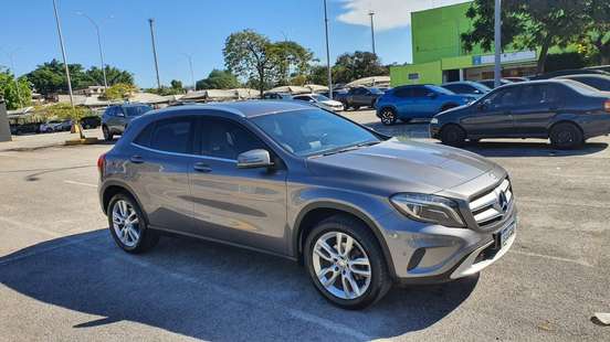 MERCEDES-BENZ-GLA 200-2015